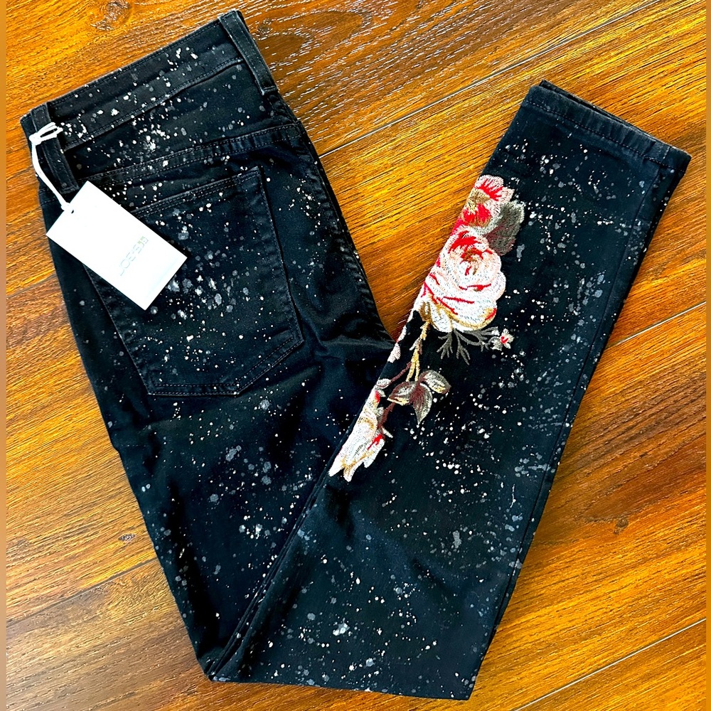 New Joe’s Jeans with Gorgeous Flower Embroided Ornament Size 27 Made in USA